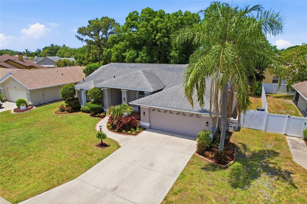 Image 2 of property listing at 6130 55TH AVENUE CIRCLE E, Bradenton, FL 34203