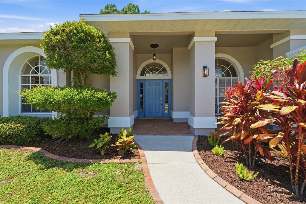 Image 3 of property listing at 6130 55TH AVENUE CIRCLE E, Bradenton, FL 34203