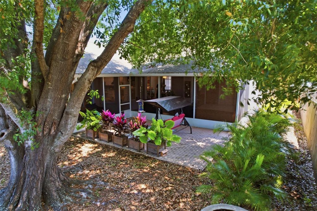 Image 57 of property listing at 6130 55TH AVENUE CIRCLE E, Bradenton, FL 34203