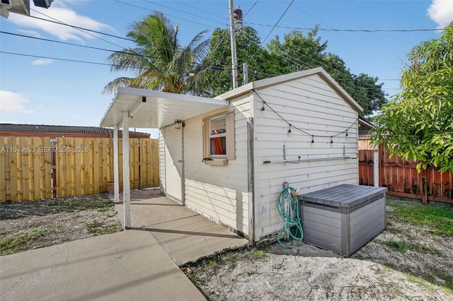 730 N 72nd Way, Hollywood, FL 33024