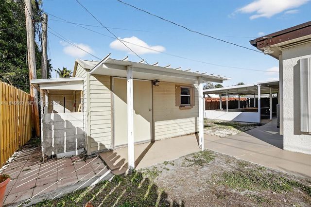 730 N 72nd Way, Hollywood, FL 33024