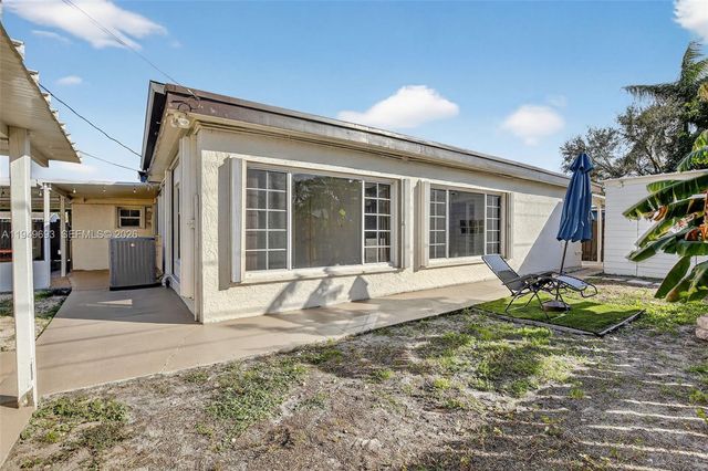 730 N 72nd Way, Hollywood, FL 33024