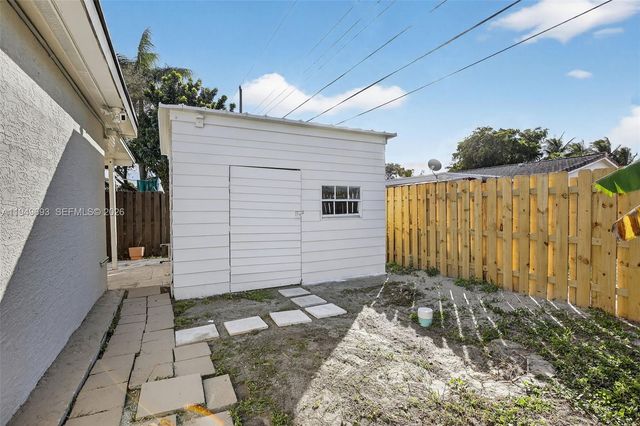 730 N 72nd Way, Hollywood, FL 33024