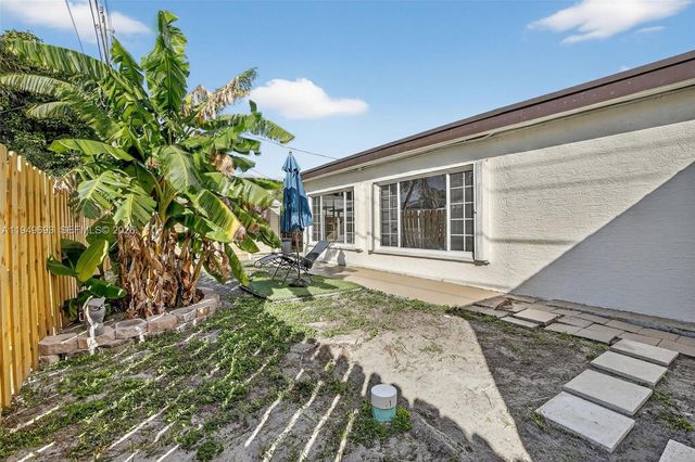 730 N 72nd Way, Hollywood, FL 33024