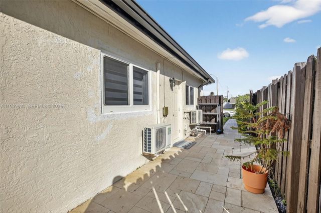 730 N 72nd Way, Hollywood, FL 33024