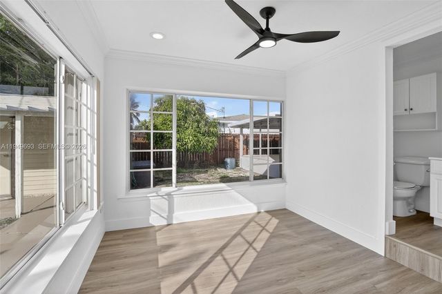 730 N 72nd Way, Hollywood, FL 33024