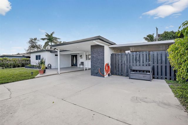 730 N 72nd Way, Hollywood, FL 33024