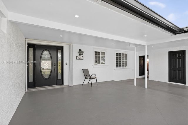 730 N 72nd Way, Hollywood, FL 33024