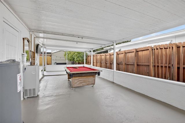 730 N 72nd Way, Hollywood, FL 33024