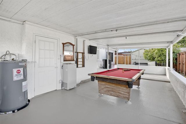 730 N 72nd Way, Hollywood, FL 33024