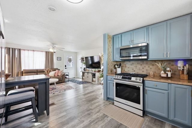 191 Monrovia St, Springfield, MA 01104