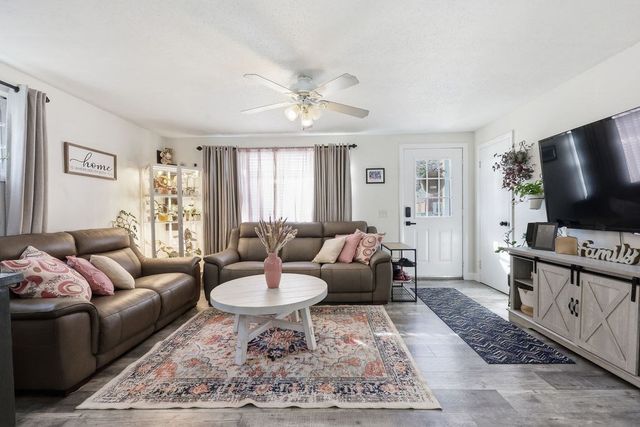 191 Monrovia St, Springfield, MA 01104