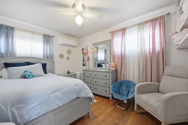 191 Monrovia St, Springfield, MA 01104