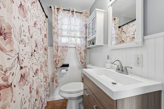 191 Monrovia St, Springfield, MA 01104