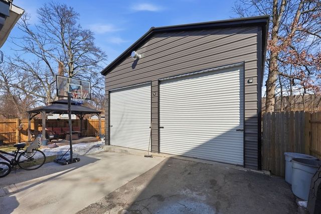 191 Monrovia St, Springfield, MA 01104