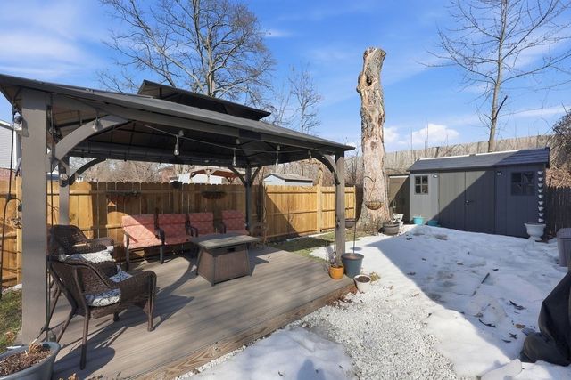 191 Monrovia St, Springfield, MA 01104