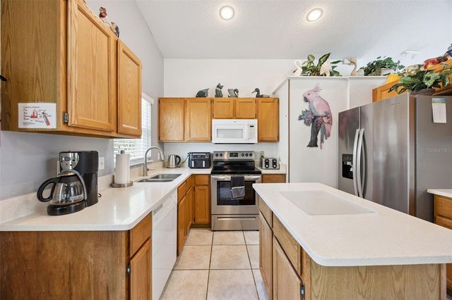 2948 PEMBRIDGE STREET, Kissimmee, FL 34747