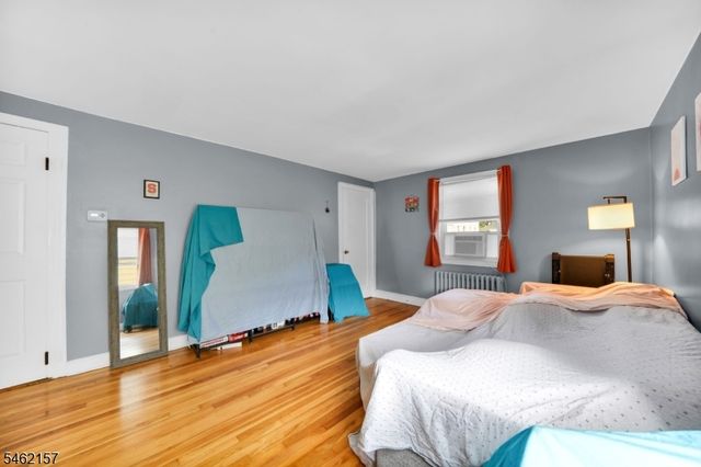 33 E 7Th St, Clifton City, NJ 07011
