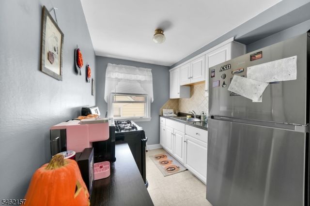 33 E 7Th St, Clifton City, NJ 07011