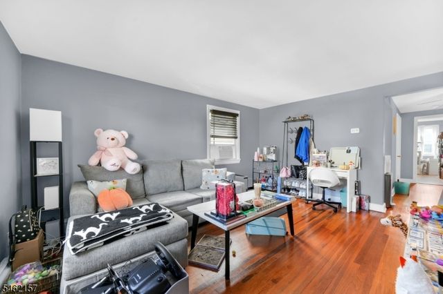 33 E 7Th St, Clifton City, NJ 07011