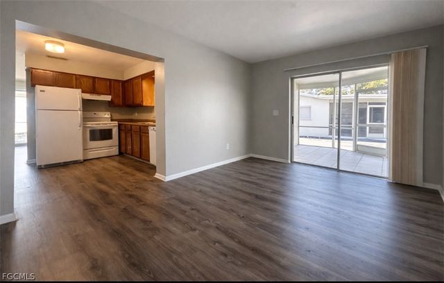 1107 SE 46th LN B, Cape Coral, FL 33904