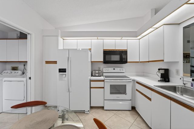 6272 Kings Gate Circle, Delray Beach, FL 33484