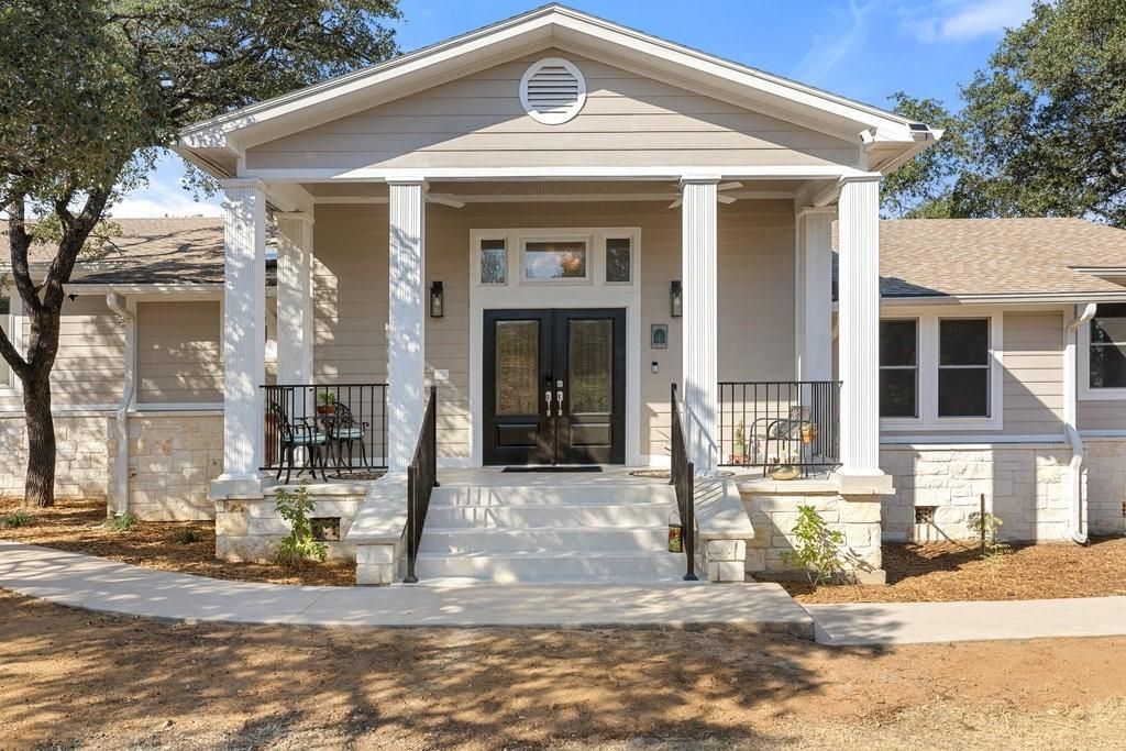 126 County Road 420 RD, Spicewood, TX 78669