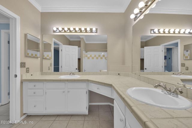 13810 SUTTON PARK Drive 122, Jacksonville, FL 32224