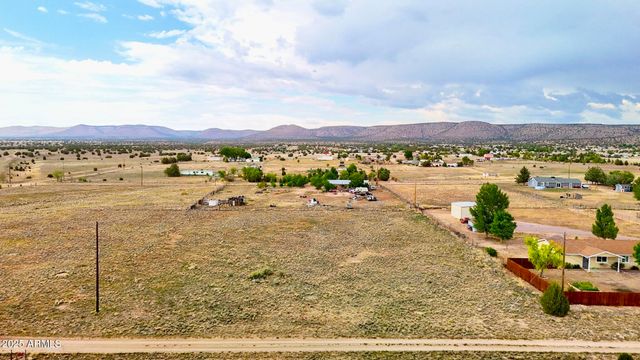 870 W IRIS Road 6, Paulden, AZ 86334