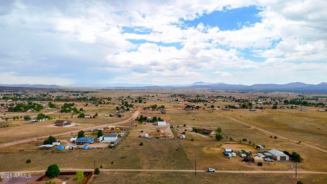 870 W IRIS Road 6, Paulden, AZ 86334