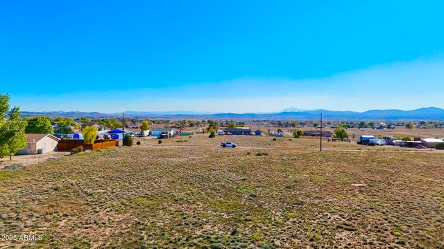 870 W IRIS Road 6, Paulden, AZ 86334