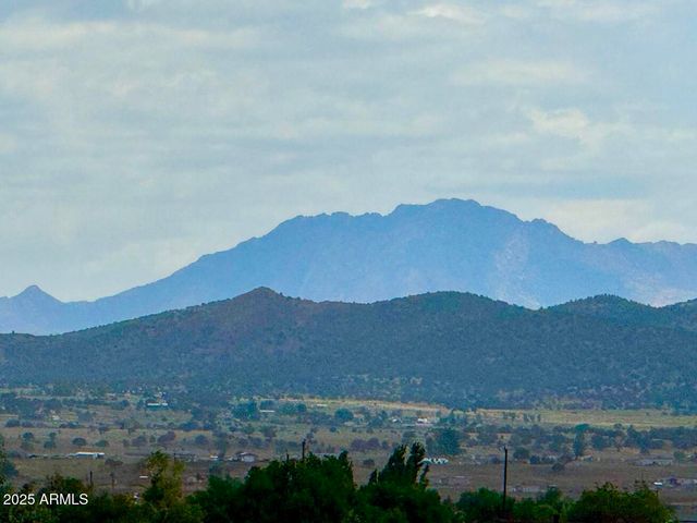 870 W IRIS Road 6, Paulden, AZ 86334