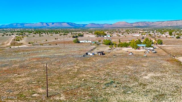 870 W IRIS Road 6, Paulden, AZ 86334