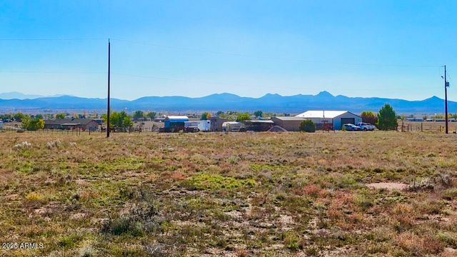 870 W IRIS Road 6, Paulden, AZ 86334