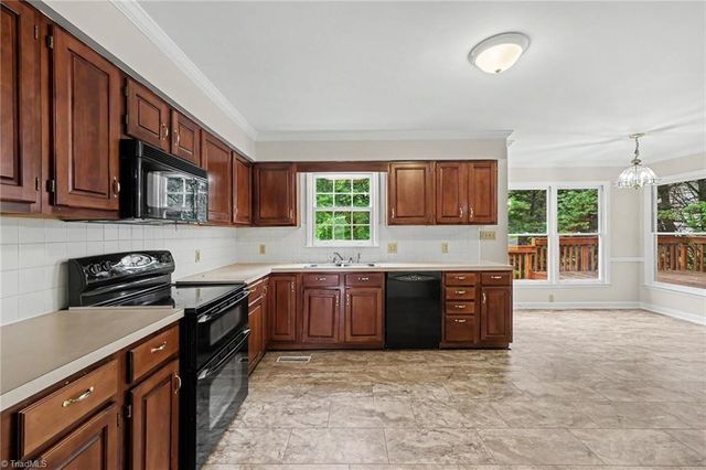 7060 Bridgewood Road, Clemmons, NC 27012