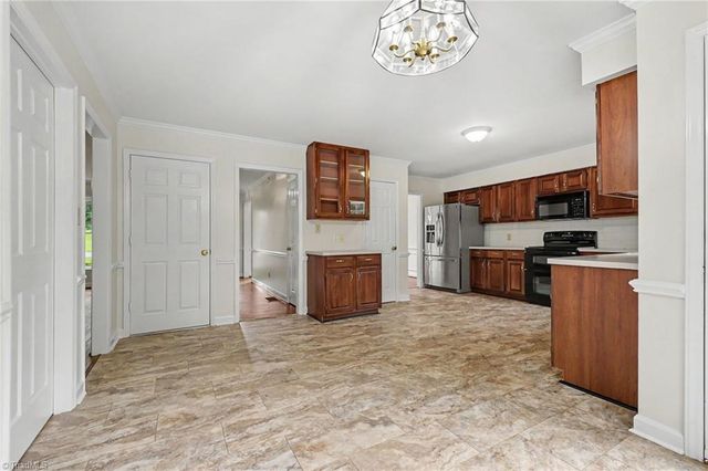 7060 Bridgewood Road, Clemmons, NC 27012