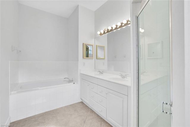 8206 Sanctuary DR # 1, Naples, FL 34104