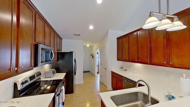 304 Fishing Creek Drive, New Bern, NC 28562