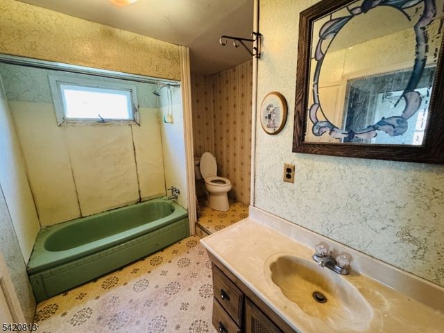 16 Canfield Ave, Mine Hill Twp., NJ 07803