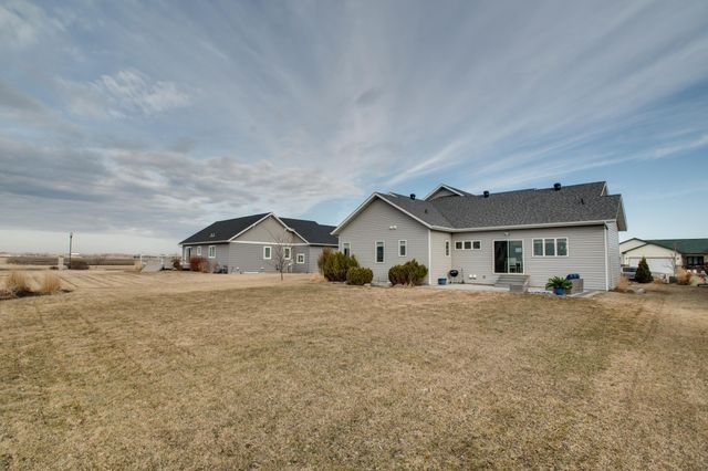 657 Westminster Drive, Moorhead, MN 56560