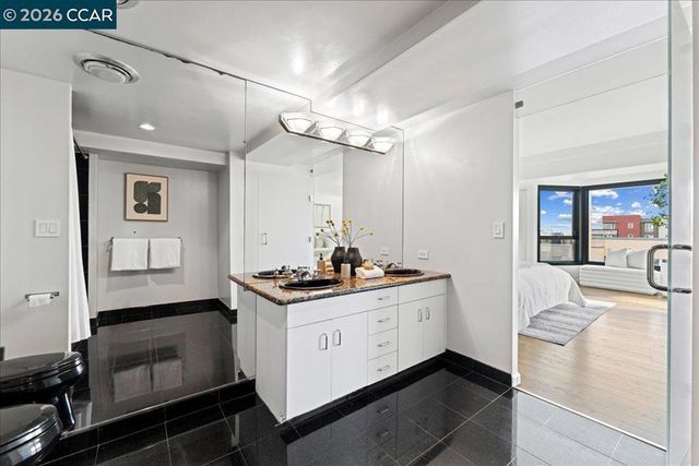 6363 Christie Ave 406, Emeryville, CA 94608