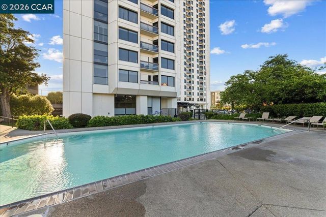 6363 Christie Ave 406, Emeryville, CA 94608