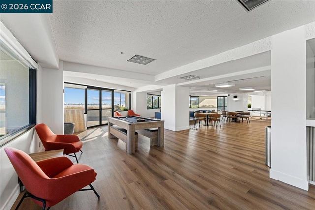 6363 Christie Ave 406, Emeryville, CA 94608