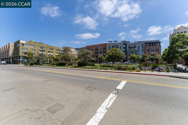 6363 Christie Ave 406, Emeryville, CA 94608