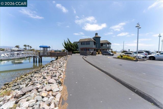 6363 Christie Ave 406, Emeryville, CA 94608