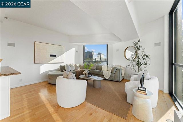 6363 Christie Ave 406, Emeryville, CA 94608