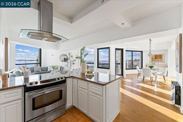 6363 Christie Ave 406, Emeryville, CA 94608