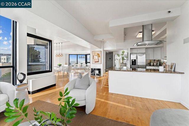6363 Christie Ave 406, Emeryville, CA 94608