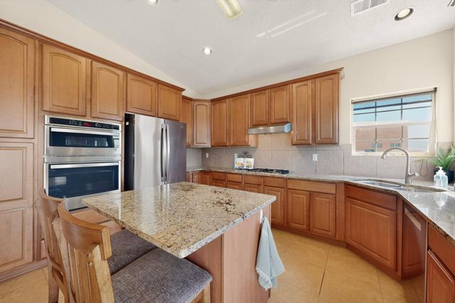 8700 Desert Rain Road NW, Albuquerque, NM 87120