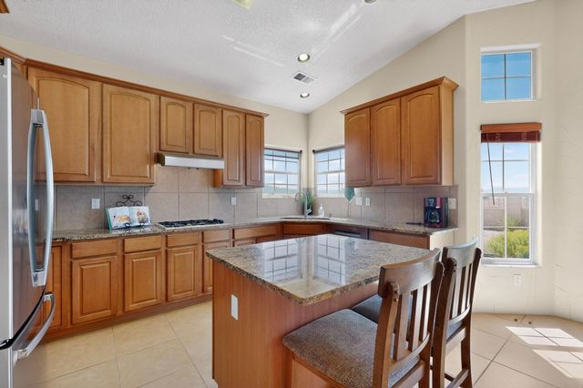8700 Desert Rain Road NW, Albuquerque, NM 87120